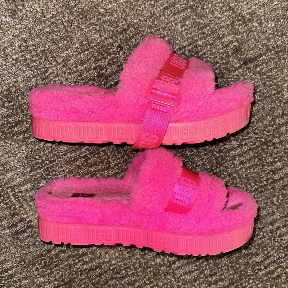 Ugg - Picture 3 of 4
